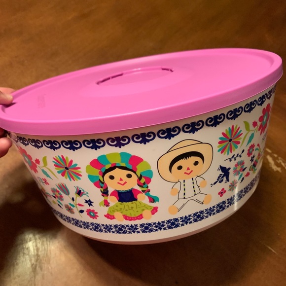 Tupperware Other - Tupperware Ilumina Large Salad Bowl Maria y Pancho